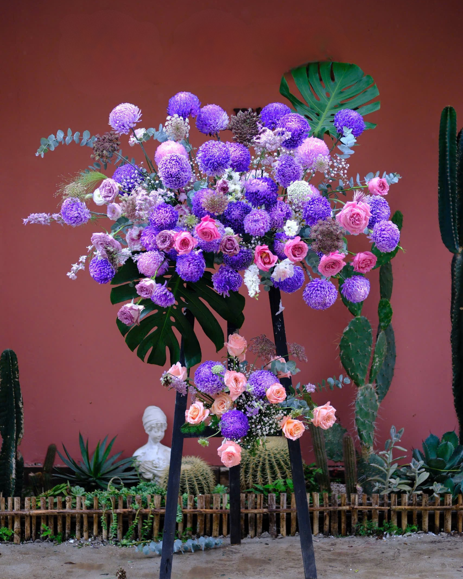 KỆ HOA KHAI TRƯƠNG ARILO - KT02