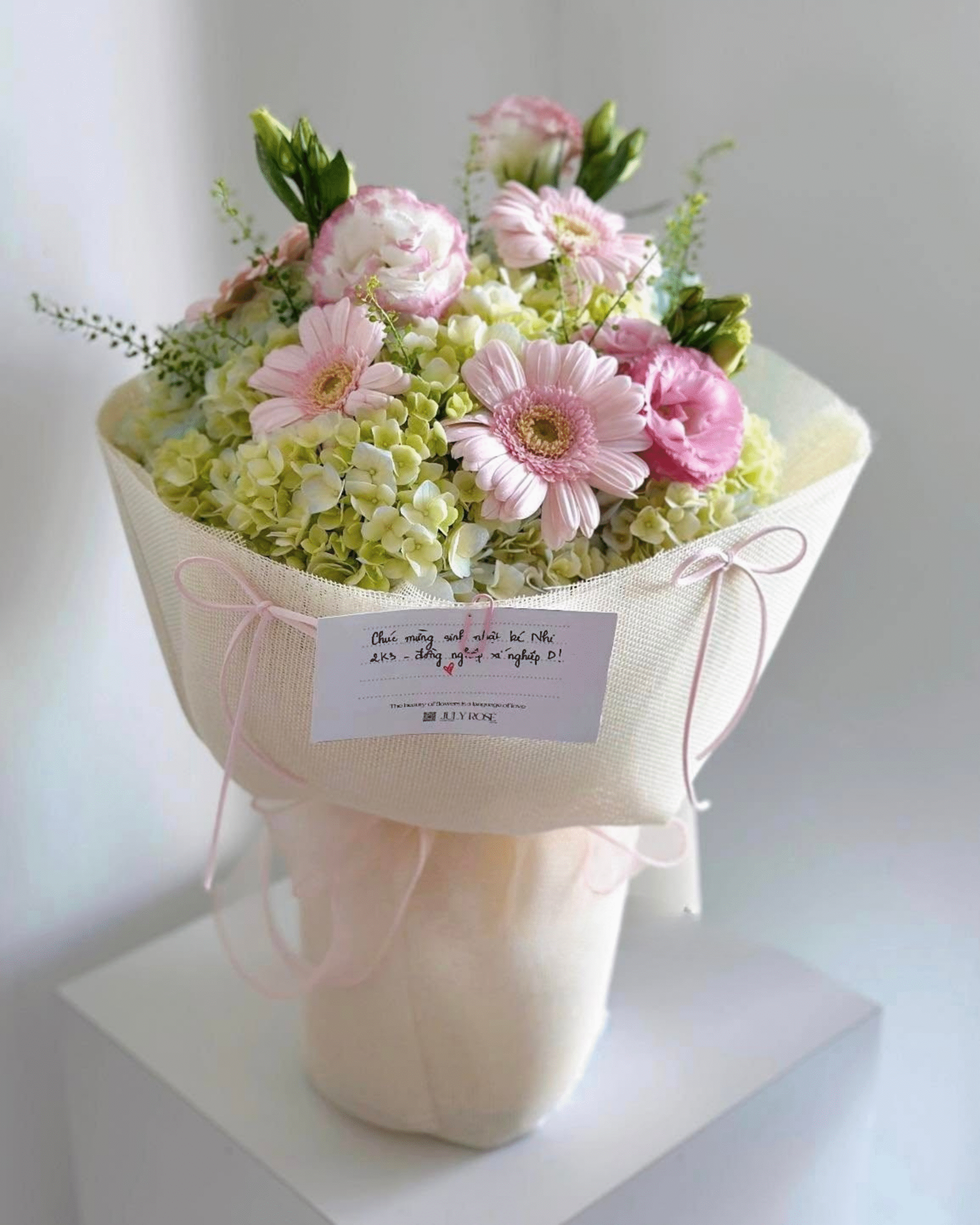 HOA TỐT NGHIỆP ARILO - TN08