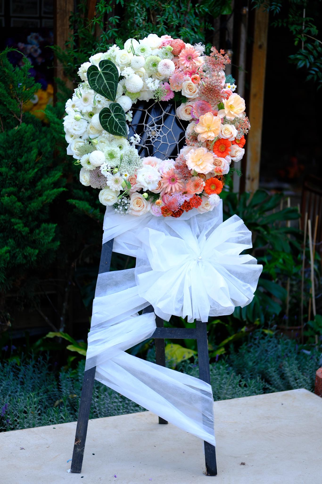 KỆ HOA CHIA BUỒN ARILO - CB07