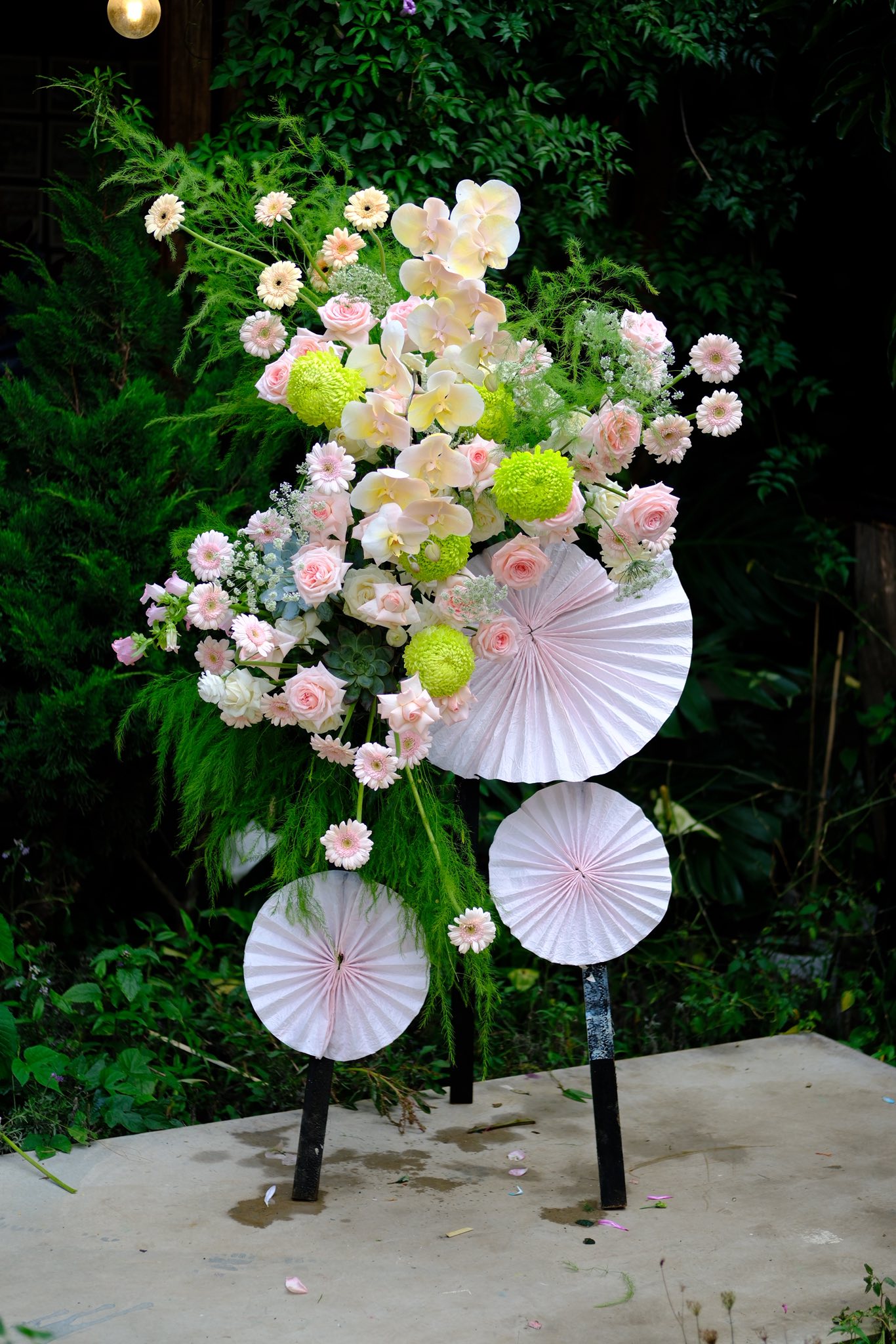 KỆ HOA KHAI TRƯƠNG ARILO - KT08