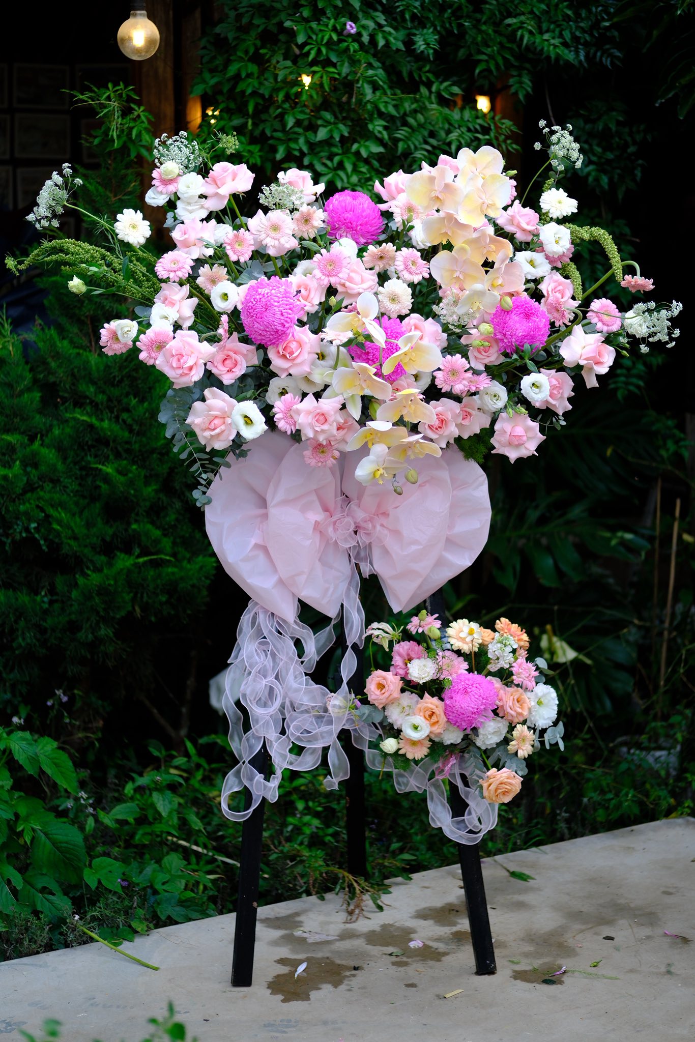 KỆ HOA KHAI TRƯƠNG ARILO - KT10