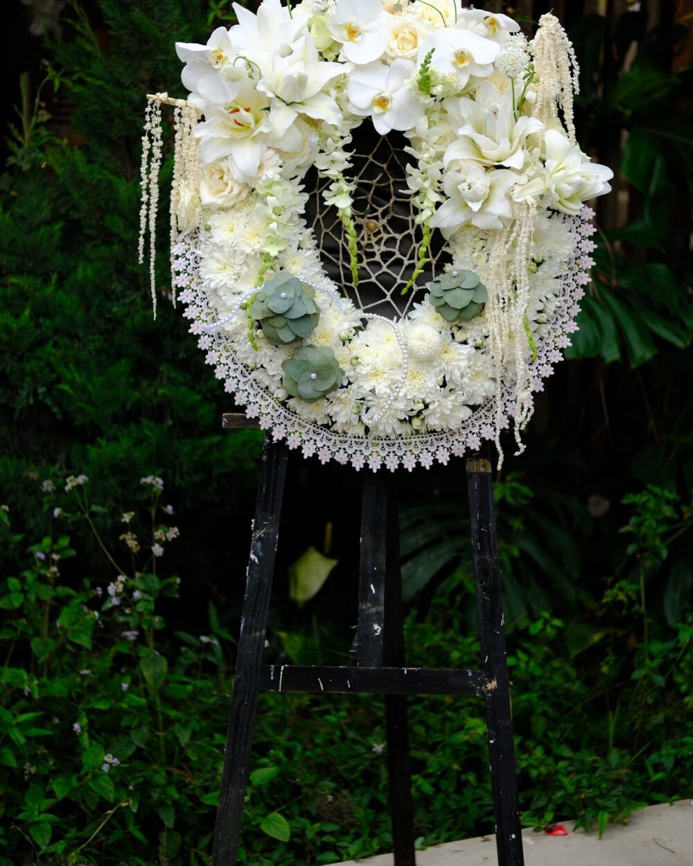 KỆ HOA CHIA BUỒN ARILO - CB09