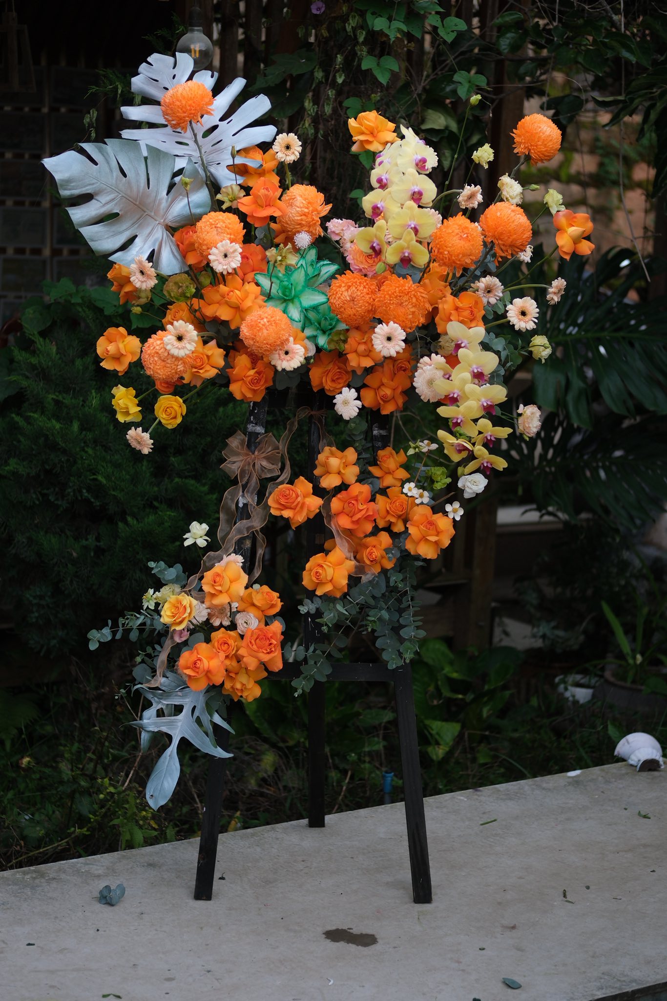 KỆ HOA KHAI TRƯƠNG ARILO - KT11