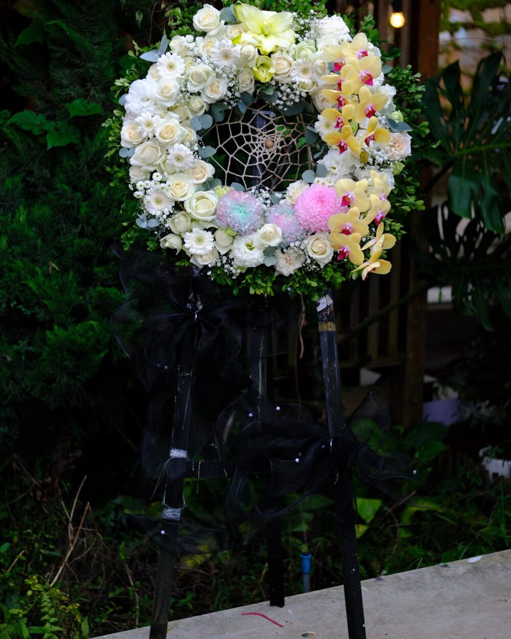 KỆ HOA CHIA BUỒN ARILO - CB10