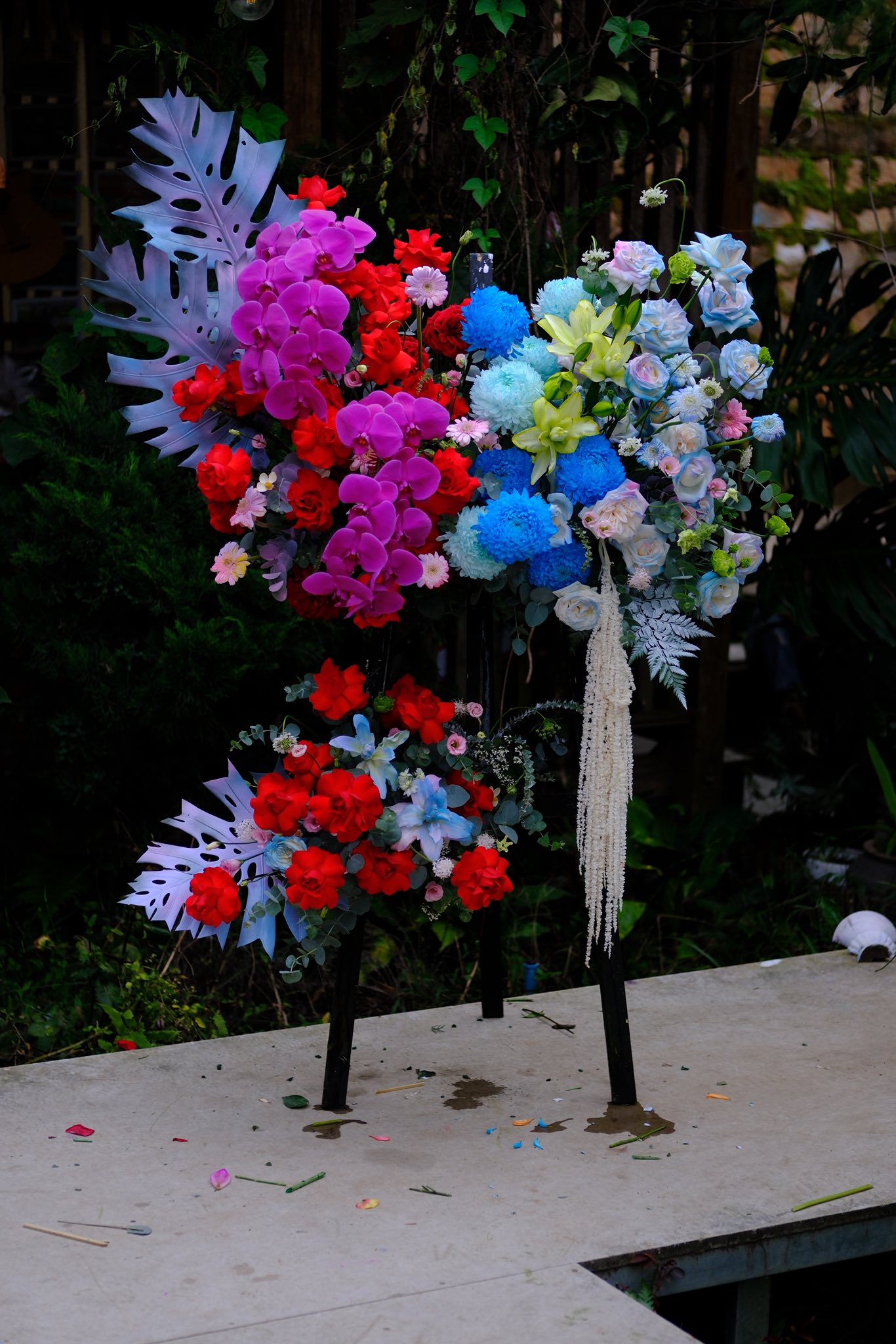 KỆ HOA KHAI TRƯƠNG ARILO - KT15