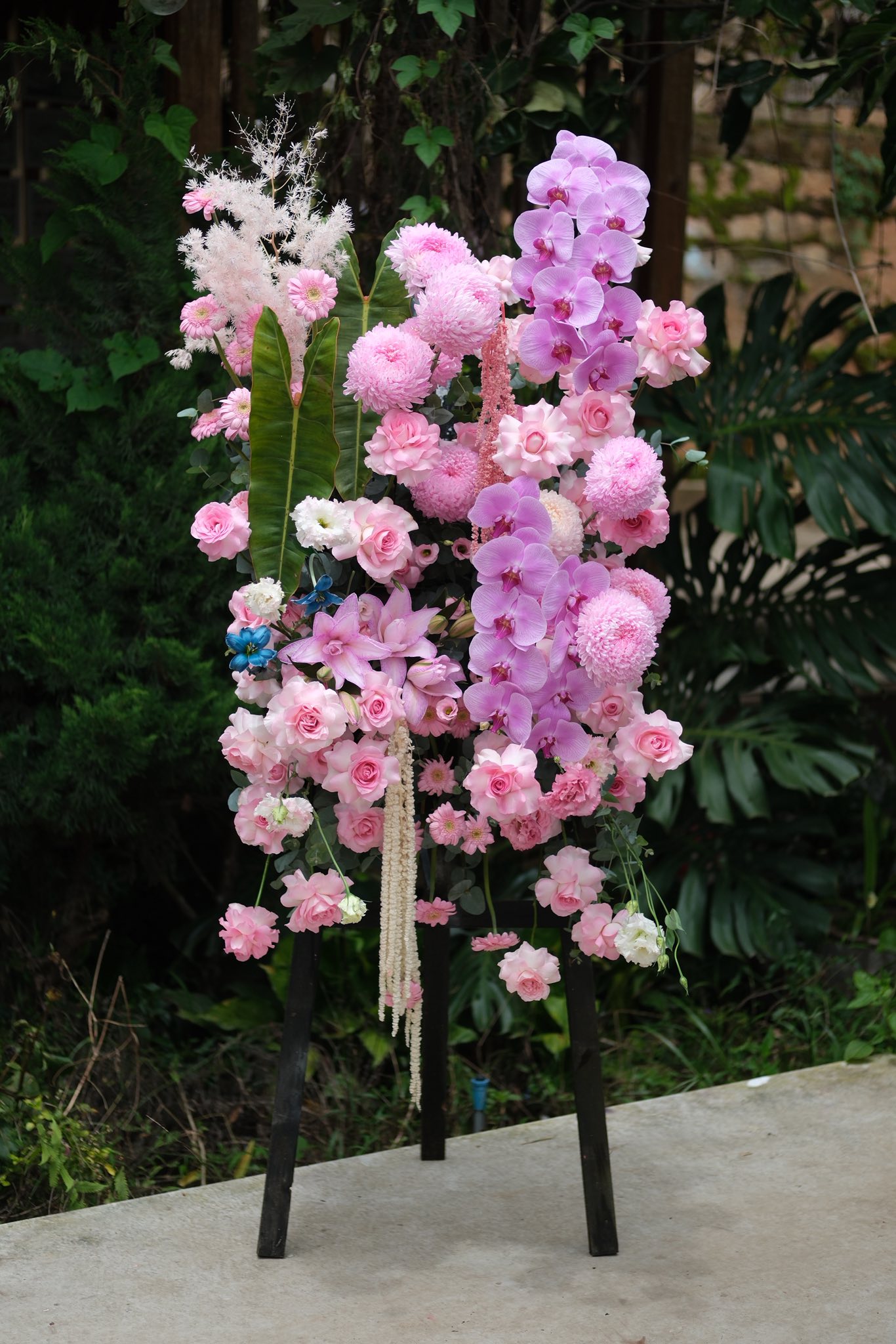 KỆ HOA KHAI TRƯƠNG ARILO - KT17