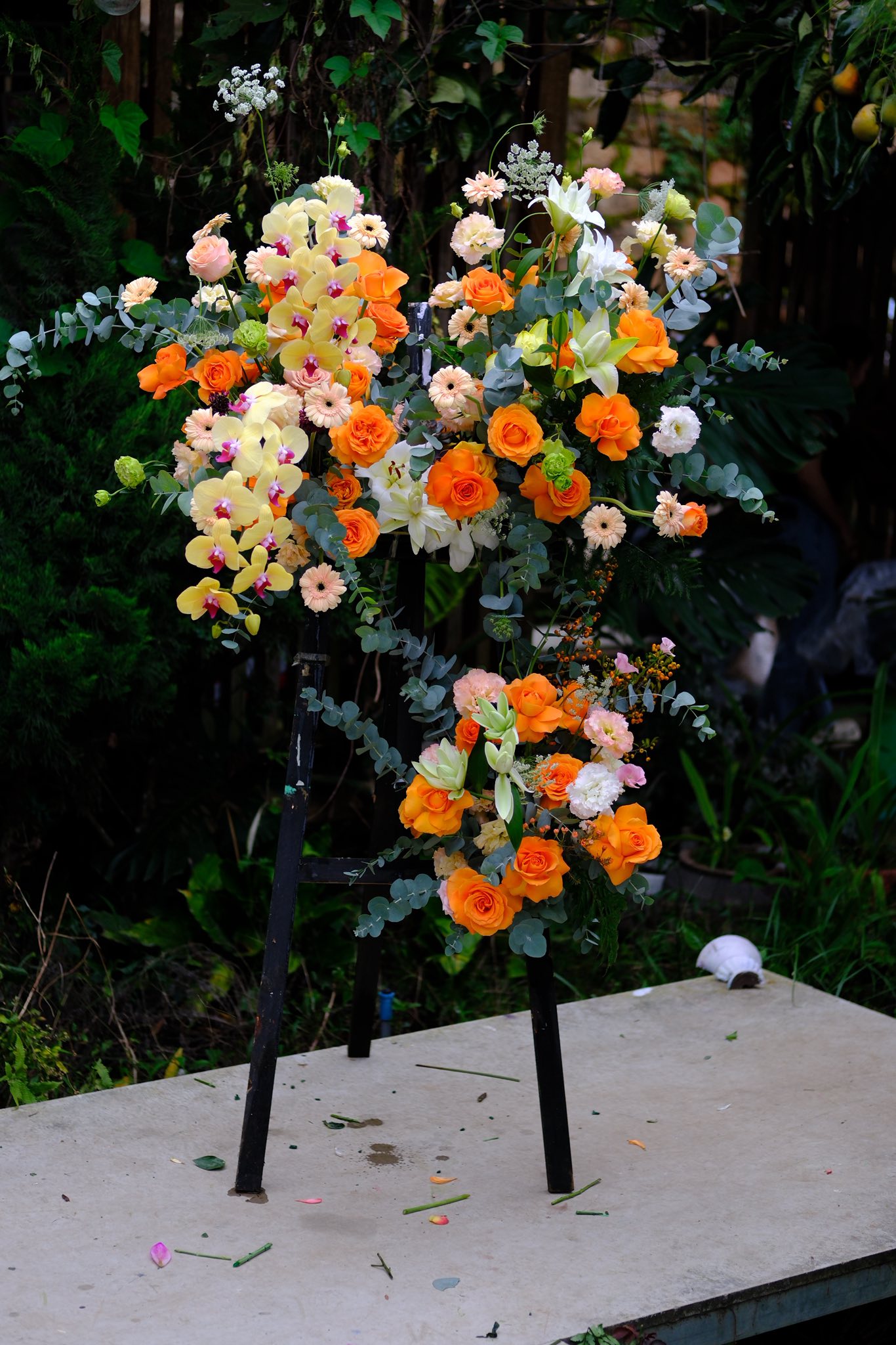 KỆ HOA KHAI TRƯƠNG ARILO - KT18