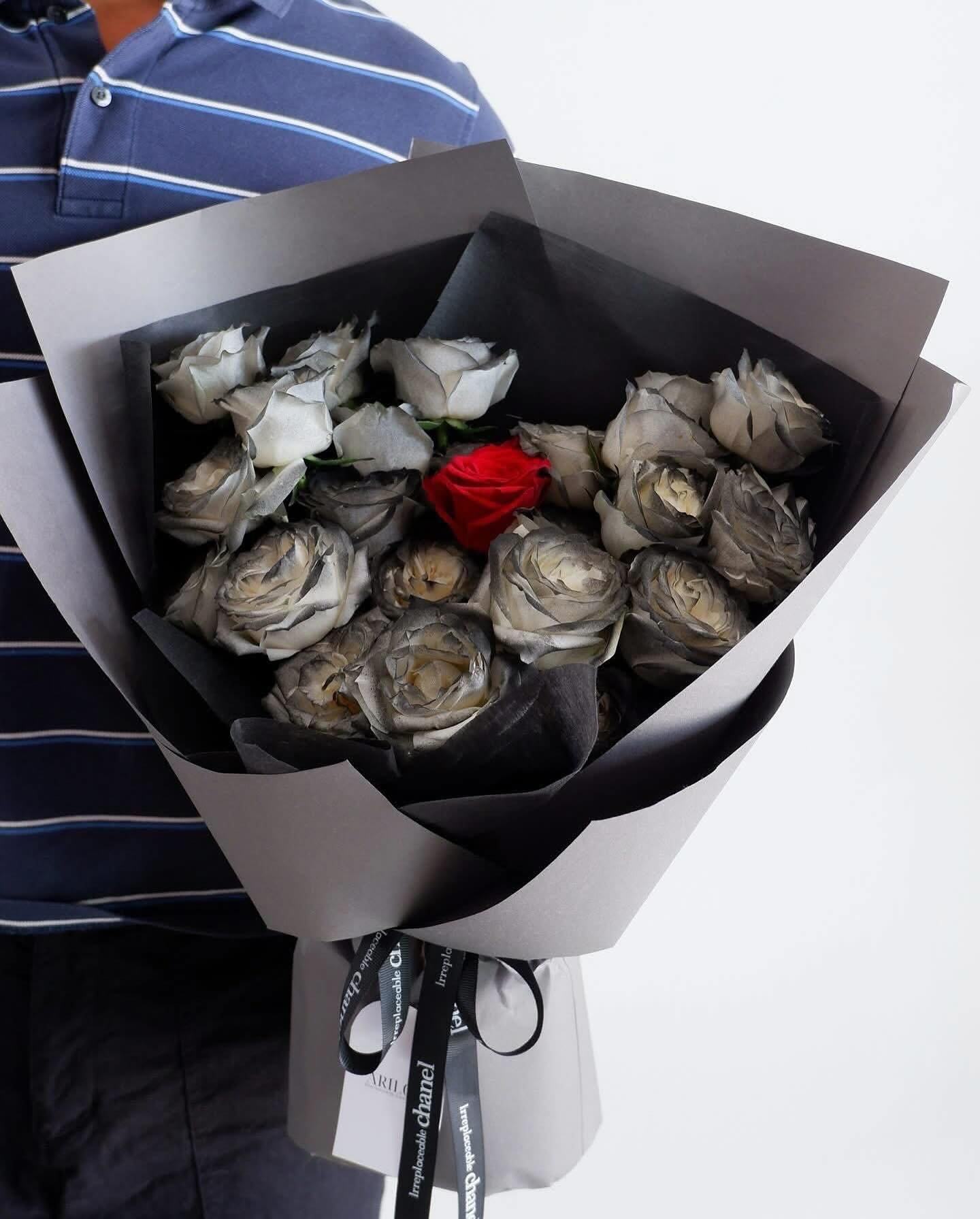 Shop hoa tươi Sài Gòn / BÓ HOA HỒNG TONE XÁM / HOA SINH NHẬT / HOA KỈ NIỆM/ HOA TỎ TÌNH/ HOA CẦU HÔN