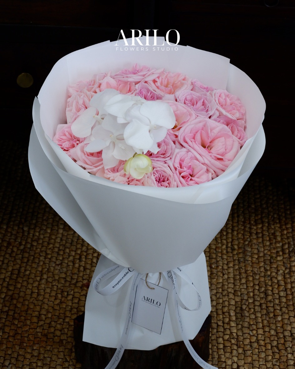 BÓ HOA TỎ TÌNH 30 BÔNG HỒNG OHARA VÀ LAN HỒ ĐIỆP LỜI YÊU TINH TẾ VÀ SANG TRỌNG B167