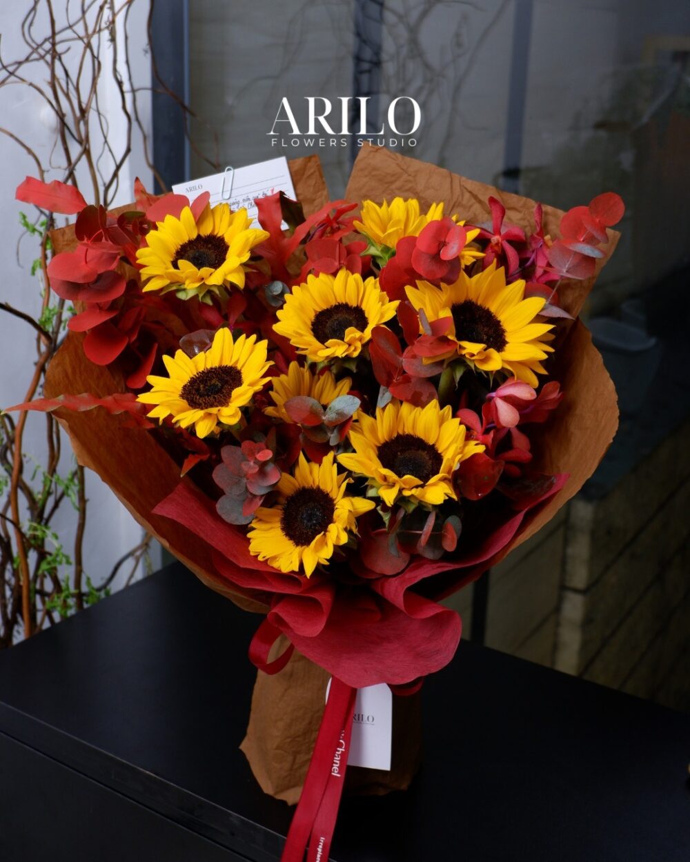 BÓ HOA TỐT NGHIỆP HƯỚNG DƯƠNG TONE ĐỎ VÀNG RỰC RỠ NGÀY VINH DANH B412