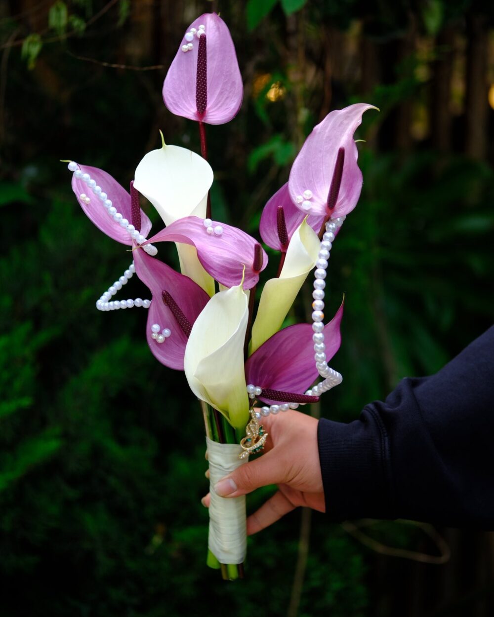 HOA CƯỚI CẦM TAY HỒNG MÔN VÀ RUM NÉT ĐẸP HIỆN ĐẠI VÀ SANG TRỌNG CHO NGÀY TRỌNG ĐẠI C15