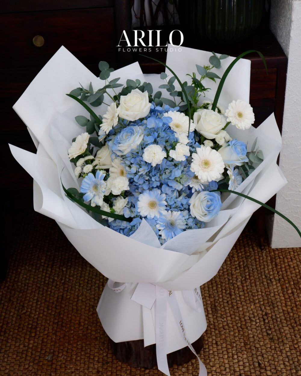 HOA TẶNG NGƯỜI YÊU VALENTINE BÓ HOA TÚ CẦU ĐẸP GIÁ TỐT B158