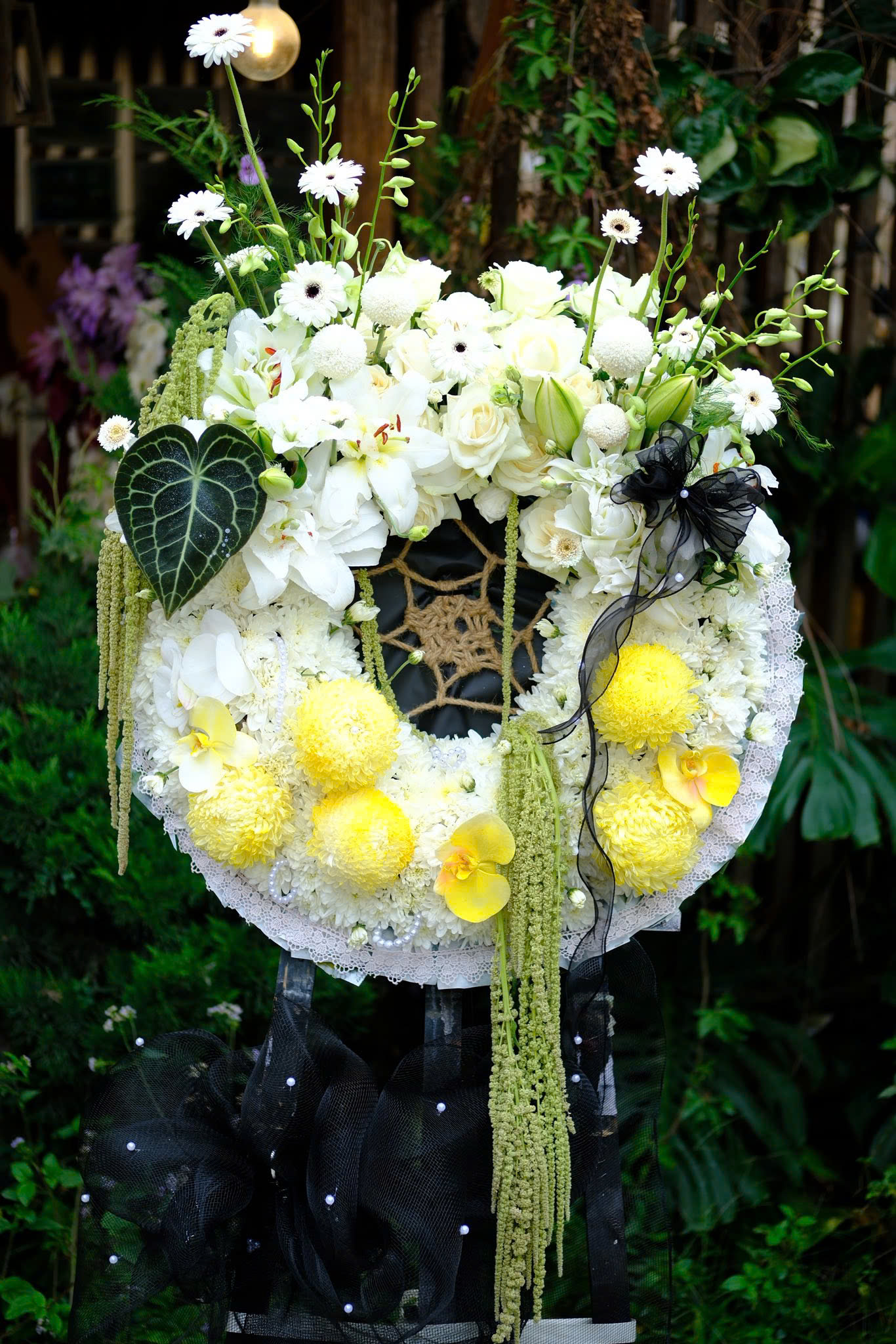 KỆ HOA CHIA BUỒN ARILO - CB14