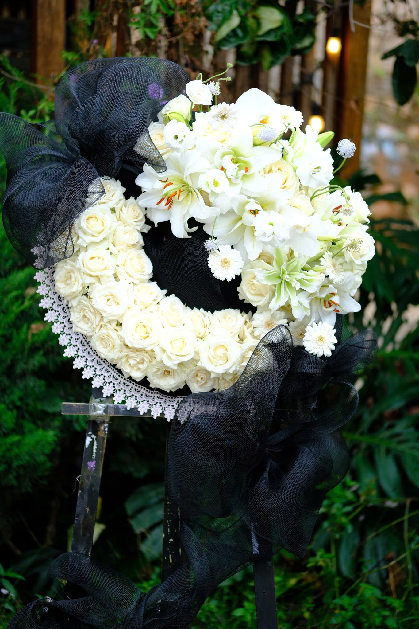 KỆ HOA CHIA BUỒN ARILO - CB12