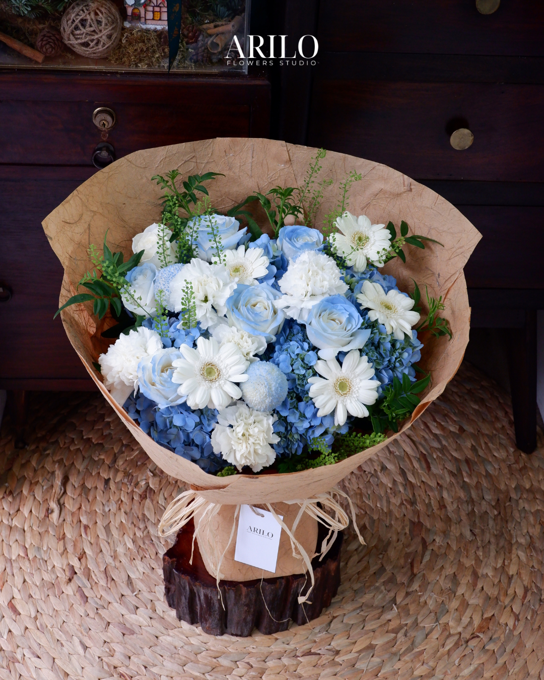 Shop hoa tươi Sài Gòn / BÓ HOA TÚ CẦU TONE XANH DƯƠNG/ HOA SINH NHẬT / HOA KỈ NIỆM/ HOA TỎ TÌNH/ HOA CẦU HÔN