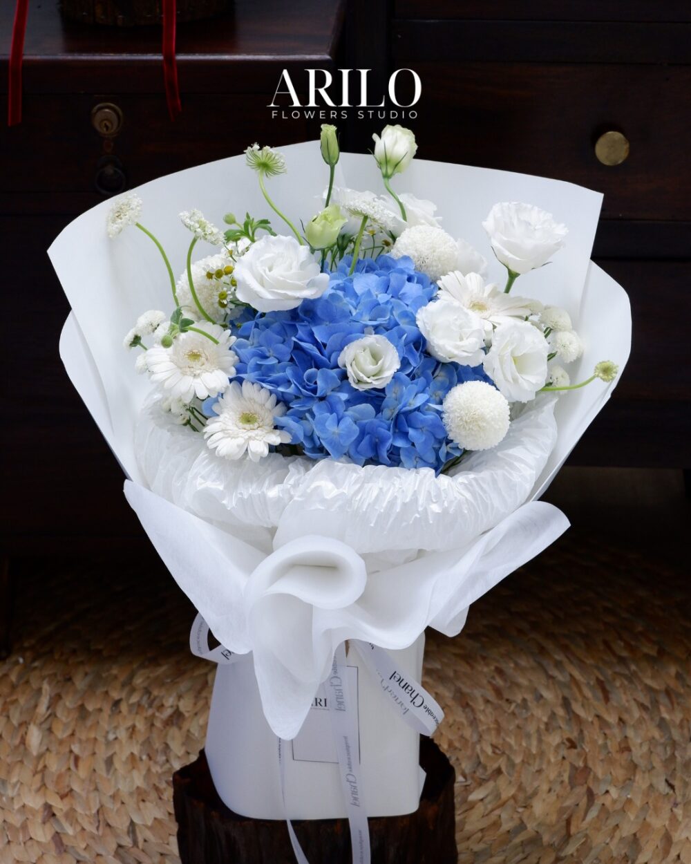 BÓ HOA CẨM TÚ CẦU TẶNG NGƯỜI YÊU MÀU XANH TRẮNG ĐẸP DỊU DÀNG B176