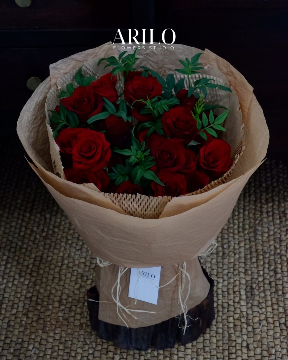 BÓ HOA HỒNG ECUADOR ĐỎ VẺ ĐẸP MẠNH MẼ CỦA MỘT LỜI YÊU CHÂN THÀNH B175