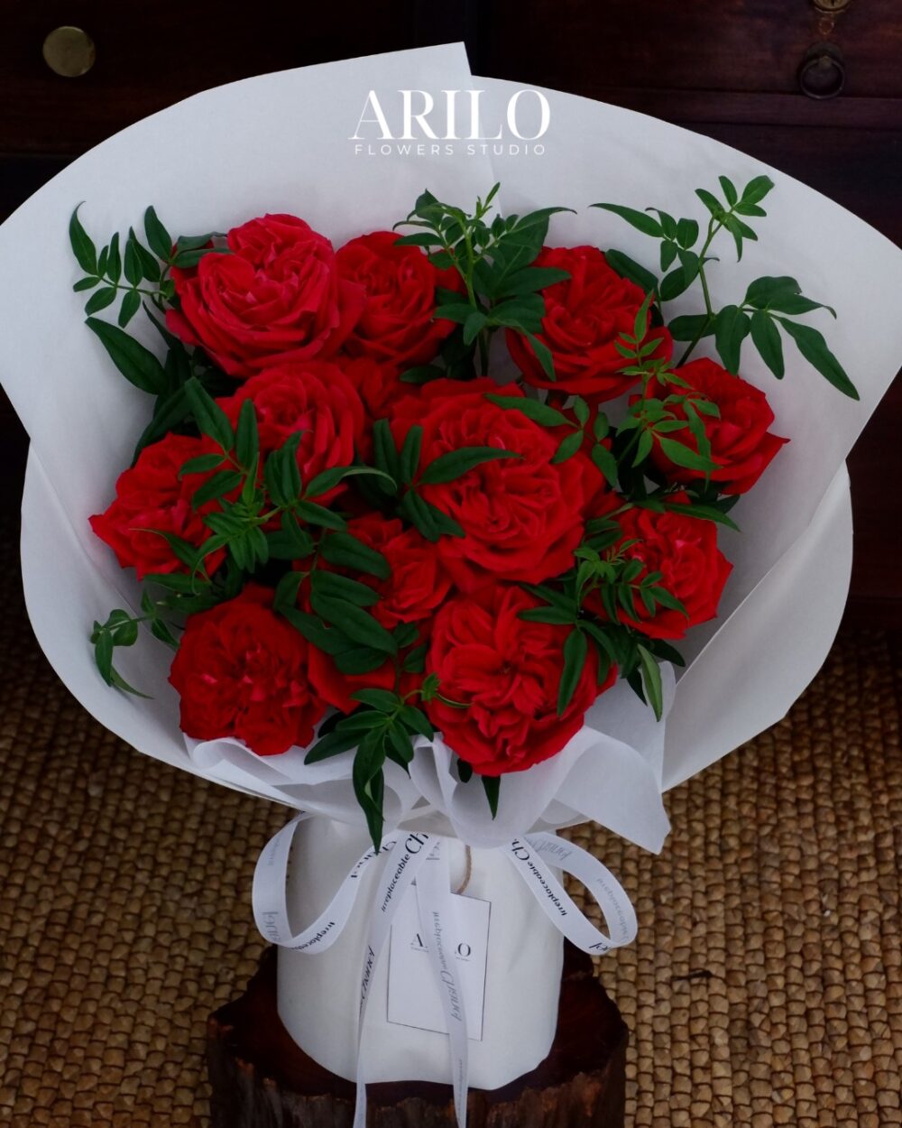 BÓ HOA HỒNG OHARA ĐỎ VÀ LÁ JASMIN TẶNG NGƯỜI YÊU B173