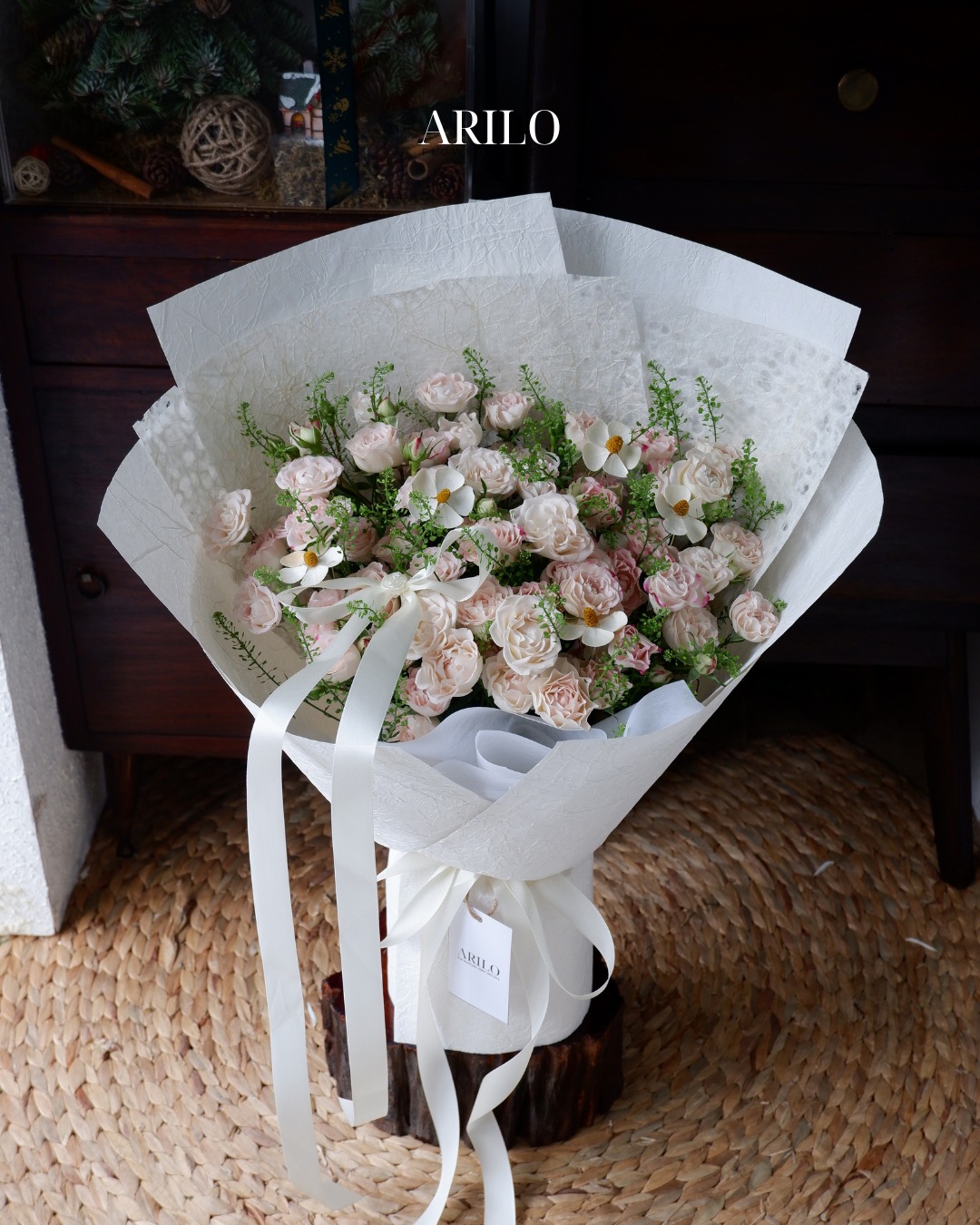 BÓ HOA TỎ TÌNH NÀNG THƠ TỪ HỒNG CHÙM CHIẾT XẠ ĐẸP DỊU DÀNG B210