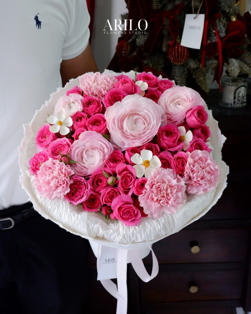 BÓ HOA TỎ TÌNH HỒNG SOFIA VÀ HOA MAO LƯƠNG NHẬT GIÁ TỐT GIAO NHANH PHƯỜNG BÀN CỞ B239