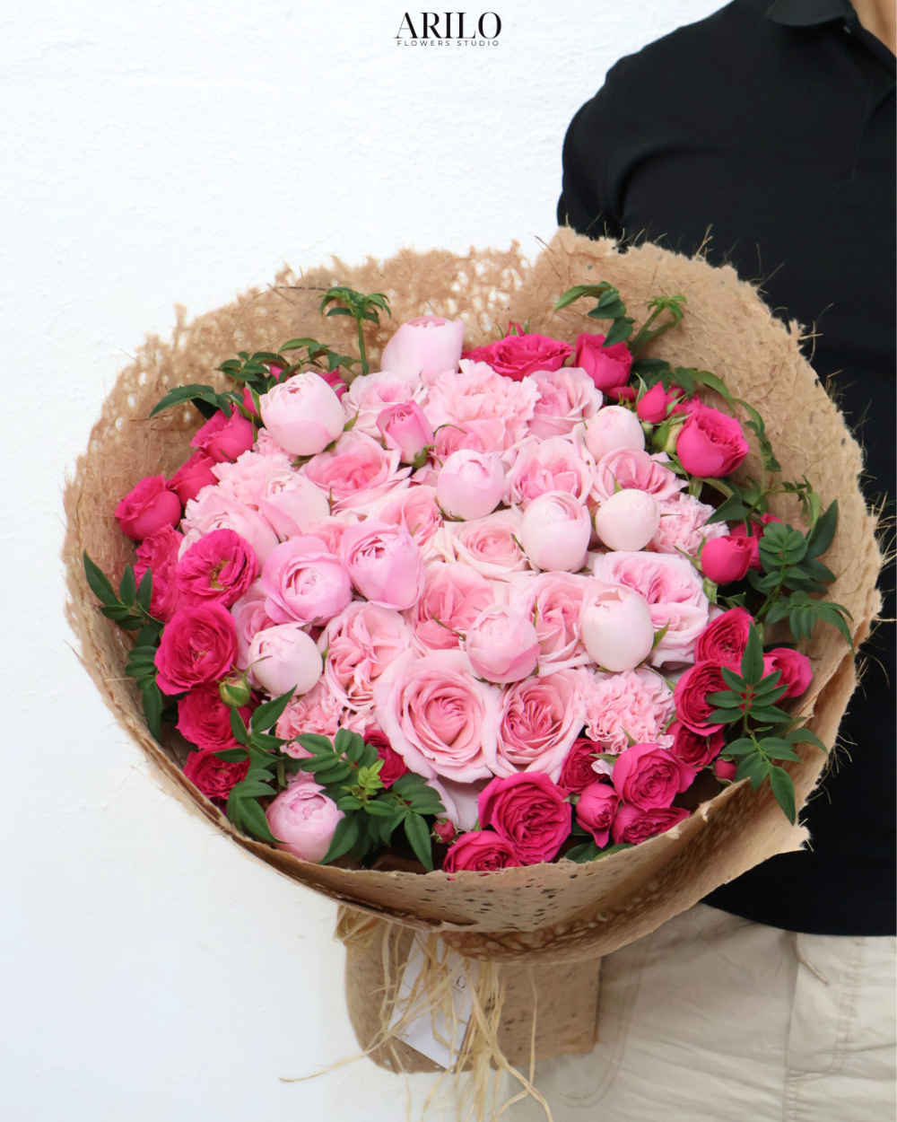 BÓ HOA HỒNG PLUME VÀ OHARA LỜI YÊU MỀM MẠI ĐƯỢC GÓI BẰNG SỰ CHÂN THÀNH DỊP VALENTINE B323-02