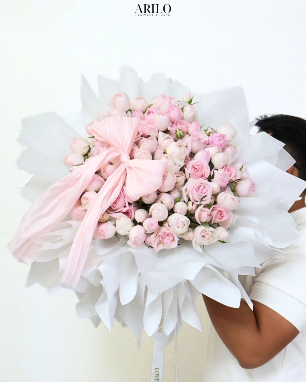 BÓ HOA CÔNG CHÚA HỒNG PLUME NÉT NGỌT NGÀO THANH LỊCH VỚI NƠ VOAN TRENDING B386