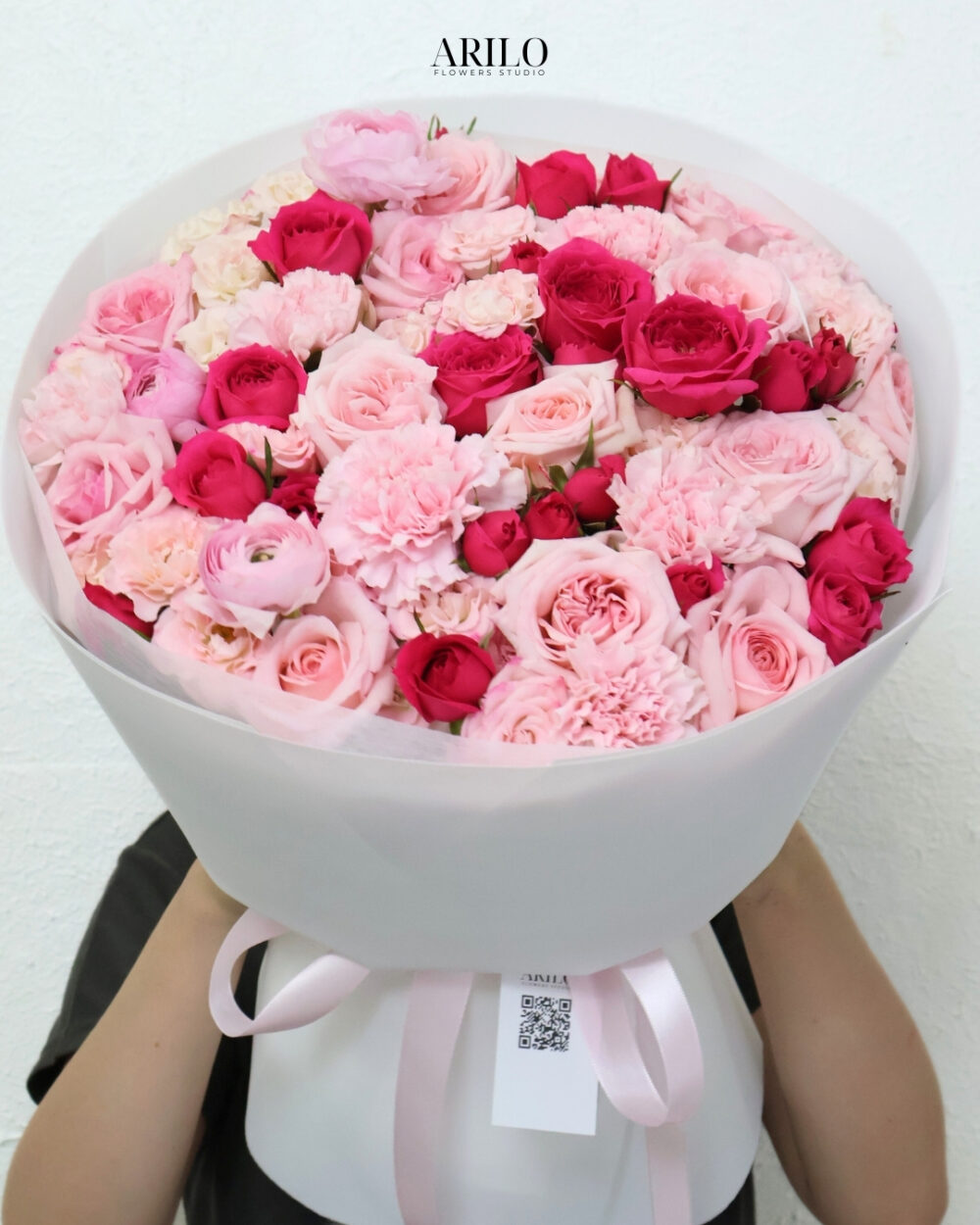 BÓ HOA SOFIA VÀ FANG HỒNG CÔN MINH NGỌT NGÀO VÀ RỰC RỠ CHO NGÀY TÔN VINH PHÁI ĐẸP NGÀY 8/3 B396