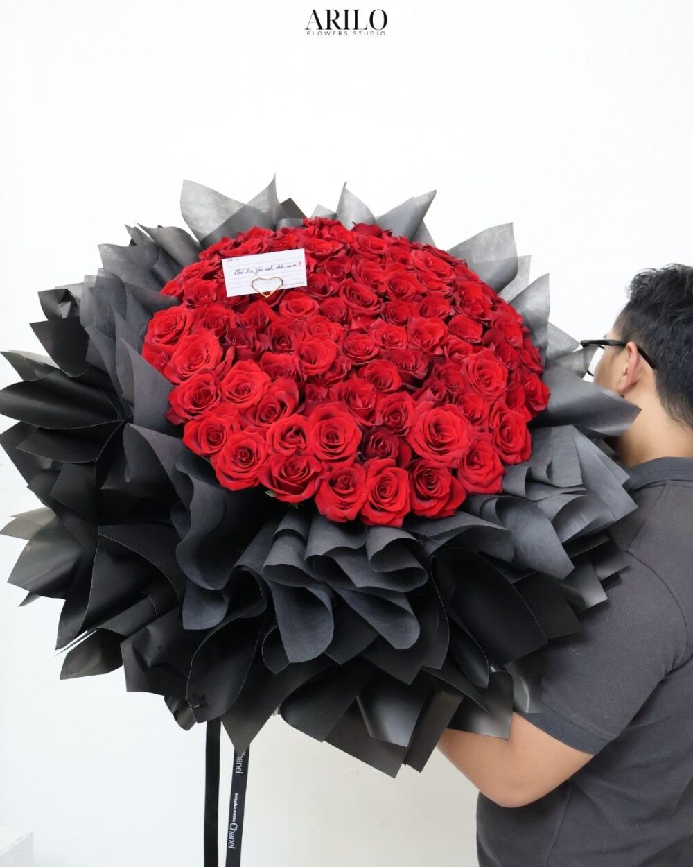 BÓ HOA TỎ TÌNH HỒNG ĐỎ ECUADOR KHI TÌNH YÊU ĐƯỢC NÓI RA BẰNG SỰ CHÂN THÀNH B363