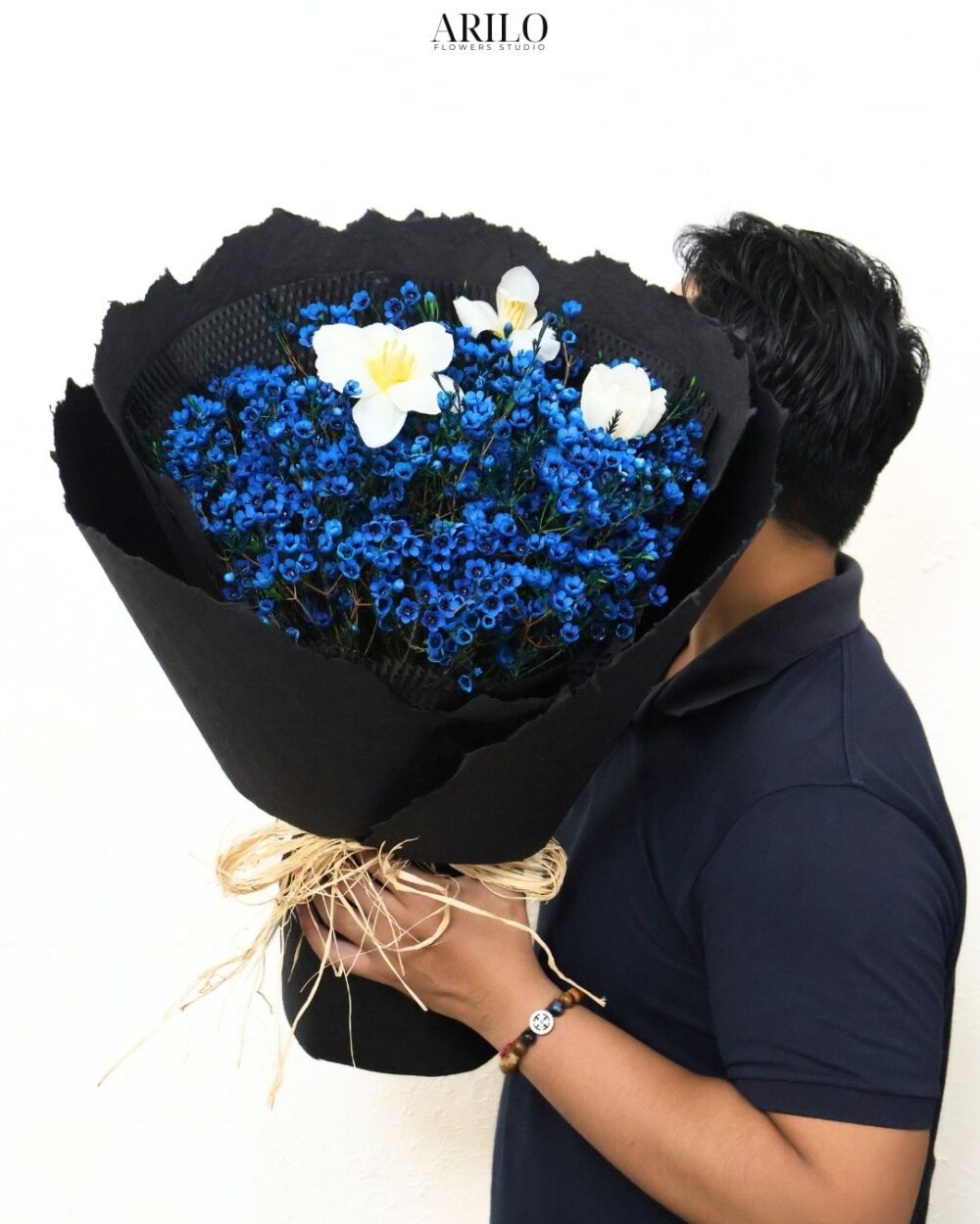 BÓ HOA TỎ TÌNH TREND NĂM NAY THANH LIỄU XANH VÀ TULIP TRẮNG TẠI SHOP HOA TƯƠI ARILO B368