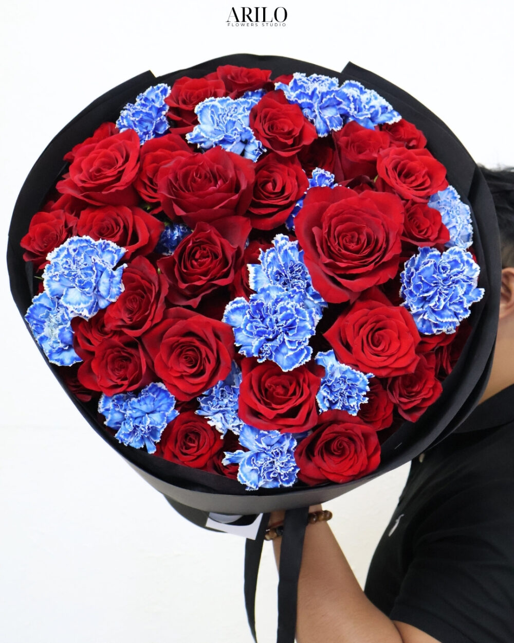 BÓ HOA HỒNG ECUADOR ĐỎ MIX FANG XANH SỰ TƯƠNG PHẢN TẠO NÊN DẤU ẤN KHÓ QUÊN B460