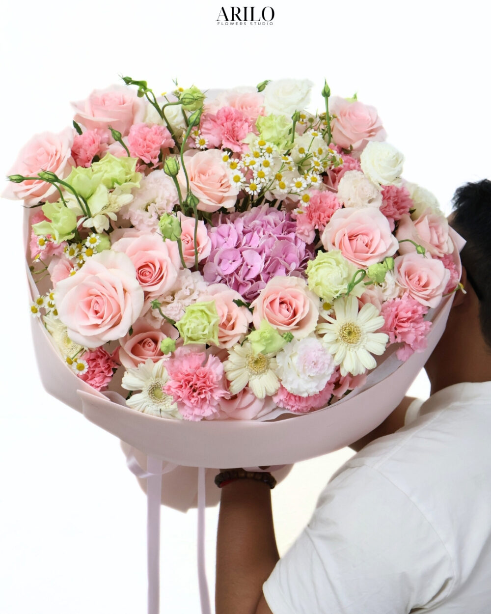 BÓ HOA TỐT NGHIỆP TÚ CẦU MIX HOA PASTEL MÓN QUÀ CHÚC MỪNG NGỌT NGÀO CHO NGÀY THÀNH CÔNG B443