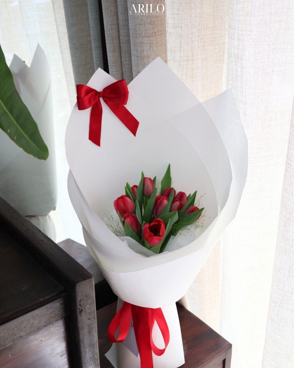 BÓ HOA TULIP ĐỎ CẦU HÔN CHẠM NHẸ TRÁI TIM MỞ LỐI CHO YÊU THƯƠNG 482