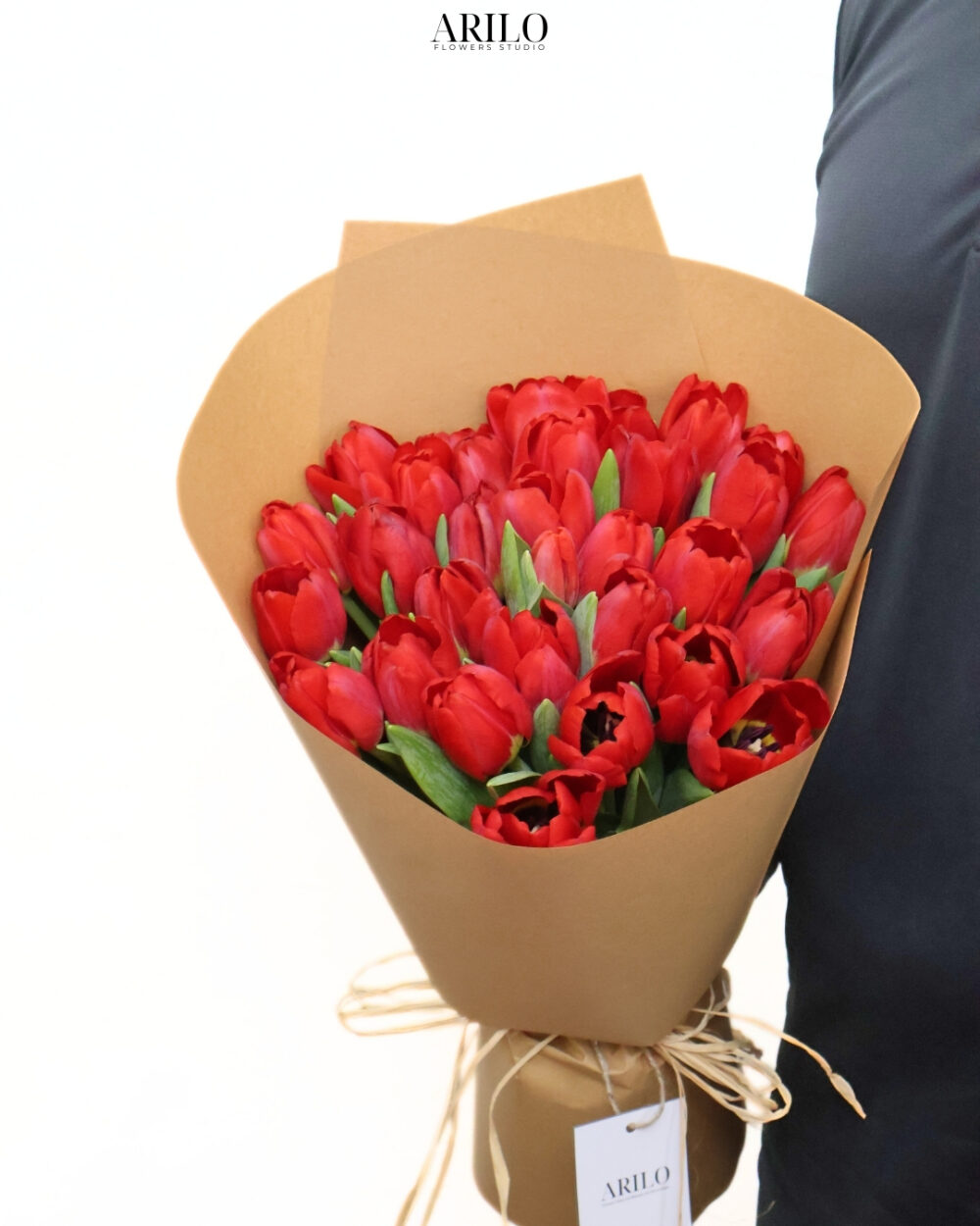 BÓ HOA TULIP ĐỎ TẶNG NGƯỜI YÊU BIỂU TƯỢNG CỦA TÌNH YÊU NỒNG NÀN VÀ CHÂN THÀNH B437