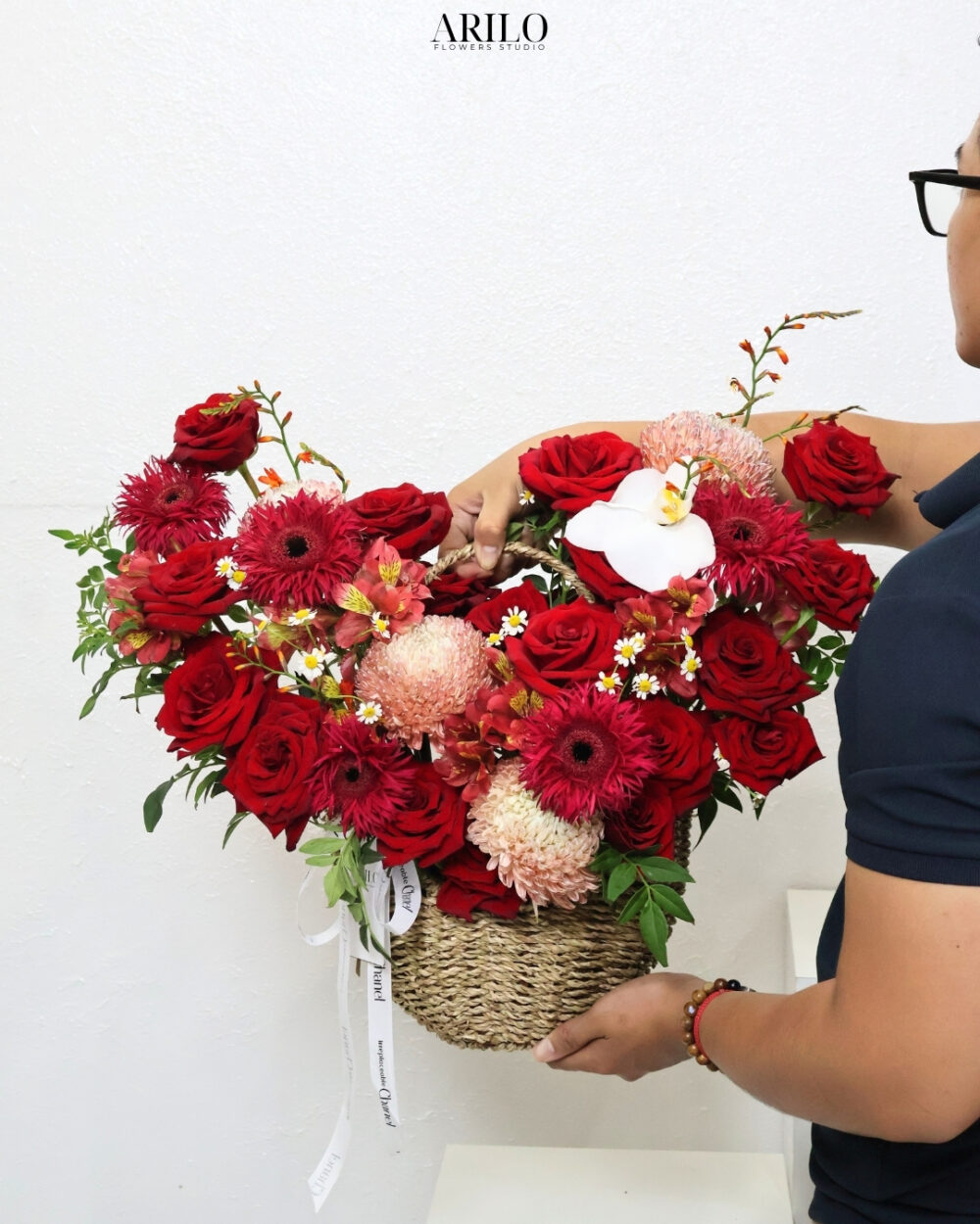 GIỎ HOA CHÚC MỪNG SANG TRỌNG SẮC ĐỎ TINH TẾ VÀ ĐẲNG CẤP CHO MỌI DỊP QUAN TRỌNG G55