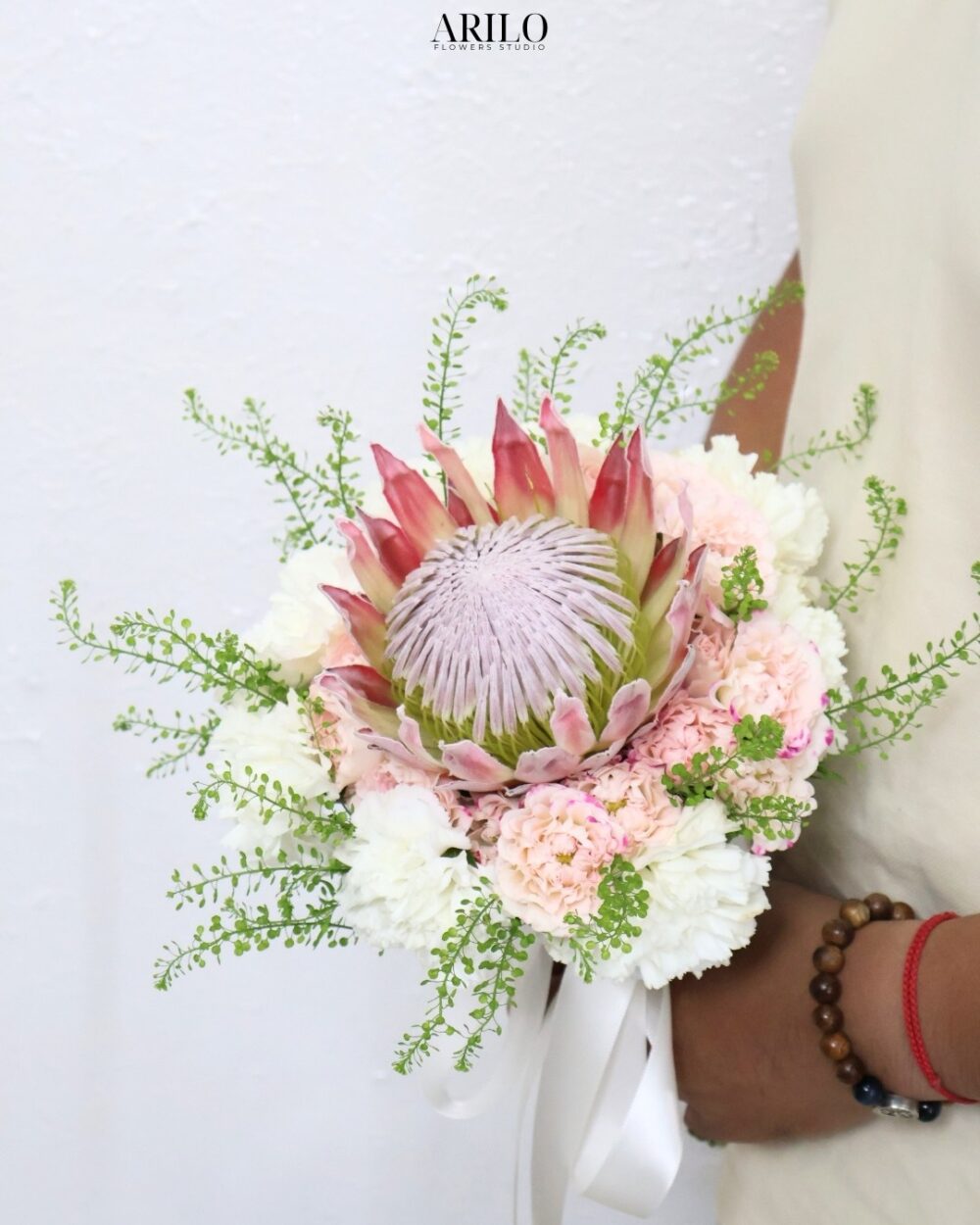 HOA CƯỚI CẦM TAY THẢO ĐƯỜNG HOÀNG ĐẾ VẺ ĐẸP TINH TẾ CHO NGÀY TRỌN VẸN C25