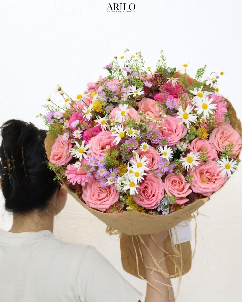 BÓ HOA CẨM MIX HOA DẠI VẺ ĐẸP TỰ NHIÊN NHƯ MỘT KHU VƯỜN NHỎ B523