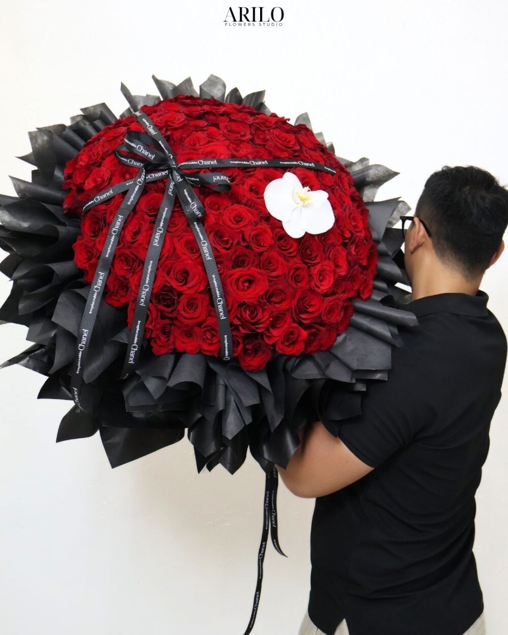 BÓ HOA CẦU HÔN HỒNG ECUADOR ĐỎ 99 BÔNG TUYỆT PHẨM TÌNH YÊU ĐẦY KIÊU HÃNH B528