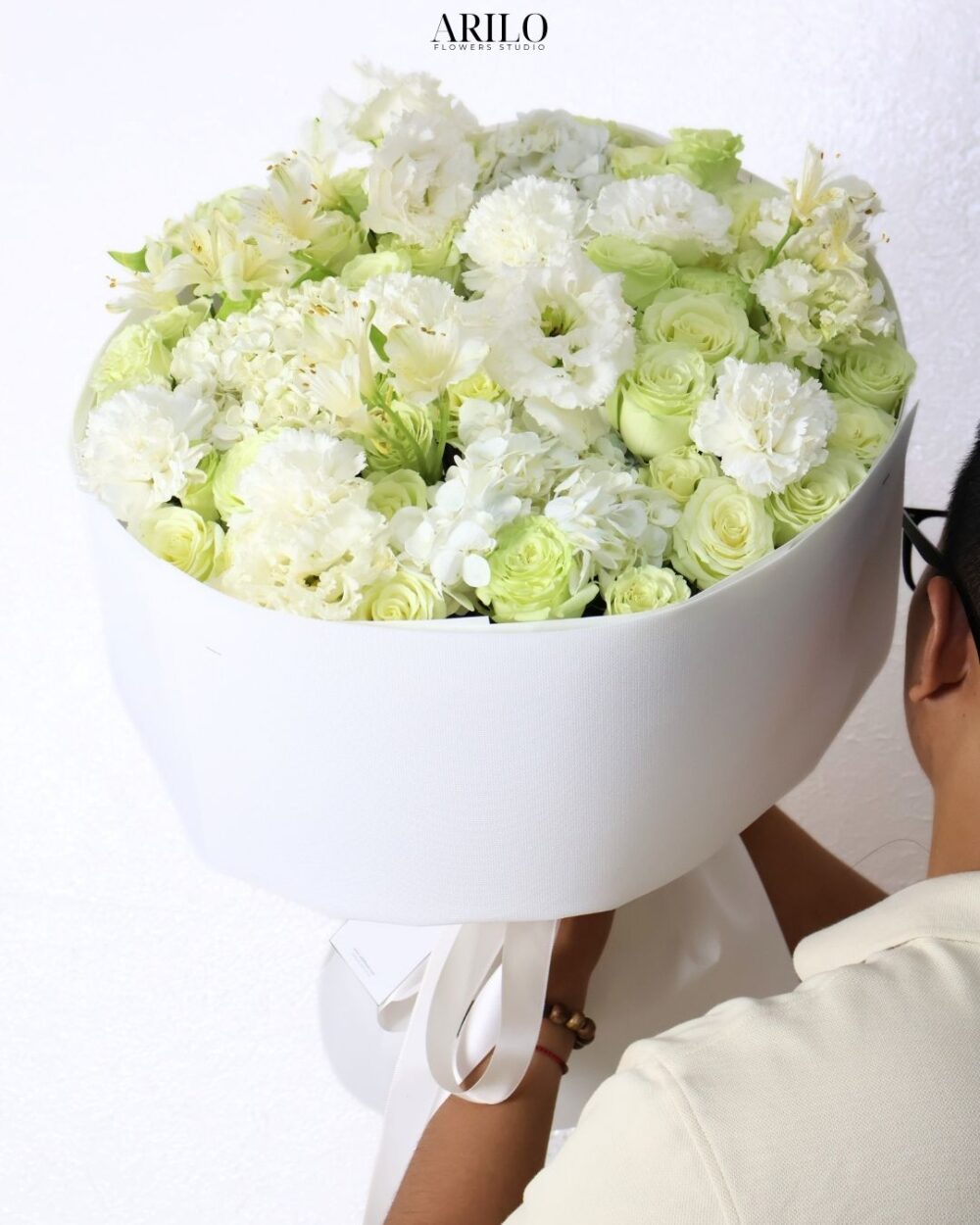 BÓ HOA HỒNG TẶNG VỢ TONE XANH TRẮNG THANH LỊCH NHẸ NHÀNG NHƯ MỘT LỜI YÊU TINH TẾ B531