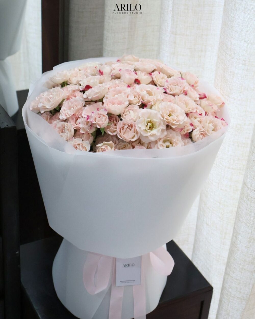 BÓ HOA HỒNG CHIẾT XẠ MÀU PASTEL BÓ HOA TỎ TÌNH NHẸ NHÀNG NHƯ MỘT LỜI THƯƠNG CHƯA KỊP NÓI B609