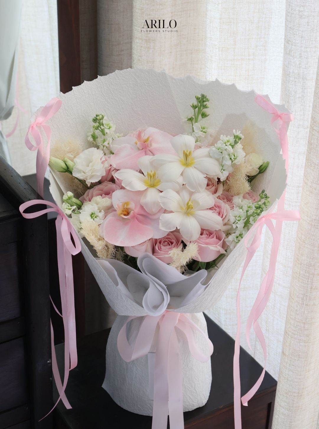 BÓ HOA HỒNG MIX TULIP MỘT CHÚT NGỌT NGÀO CHO NHỮNG NGÀY ĐƯỢC YÊU THƯƠNG B617