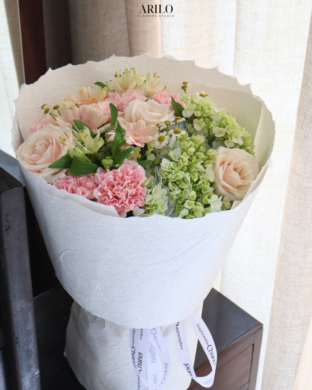 BÓ HOA TỐT NGHIỆP MỘT LỜI CHÚC TRƯỞNG THÀNH NHẸ NHÀNG NHƯNG ĐỦ SÂU B573