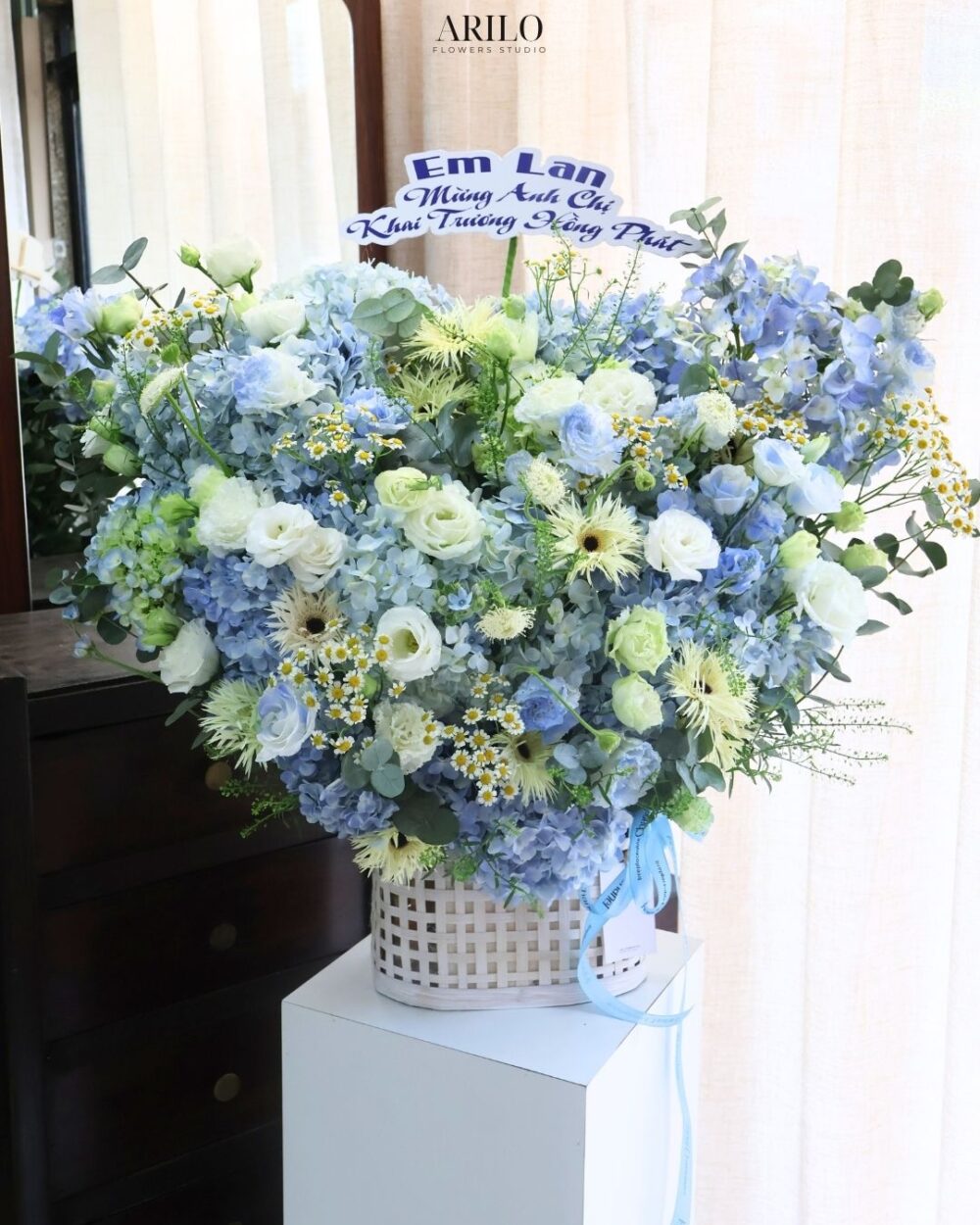GIỎ HOA KHAI TRƯƠNG TONE XANH THANH LỊCH LỜI CHÚC THÀNH CÔNG ĐẦY TINH TẾ G63