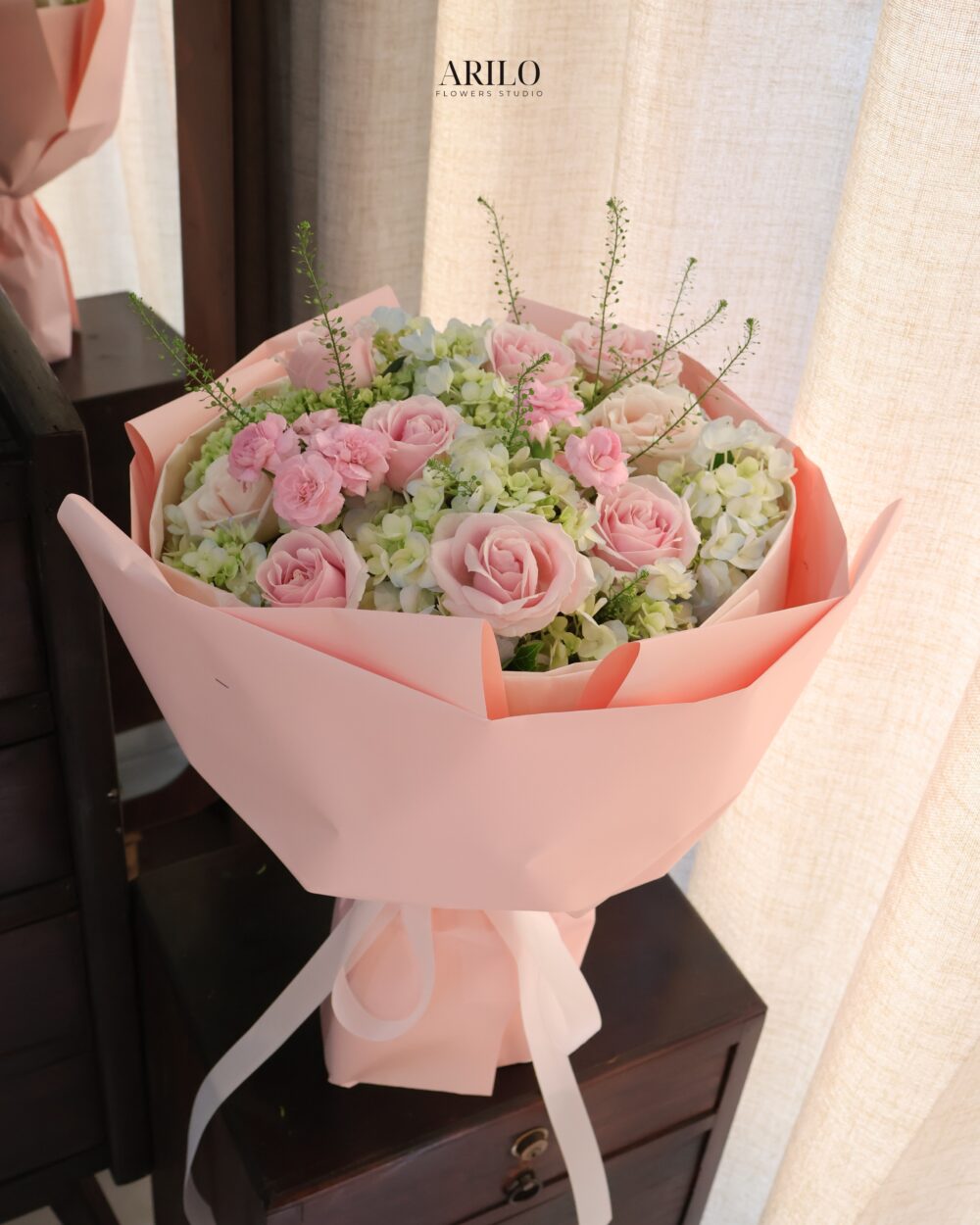 BÓ HOA TÚ CẦU NGỌT NGÀO GIAO NHANH QUẬN 3 MÓN QUÀ DỊU DÀNG DÀNH CHO NGƯỜI THƯƠNG B661