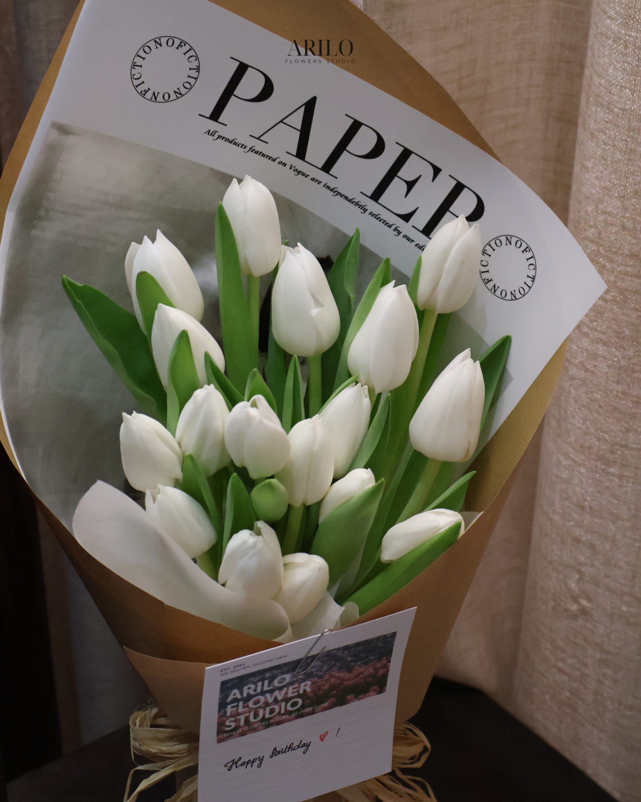 BÓ HOA TULIP TRẮNG THANH LỊCH MÓN QUÀ TINH KHÔI GỬI TRỌN YÊU THƯƠNG B733
