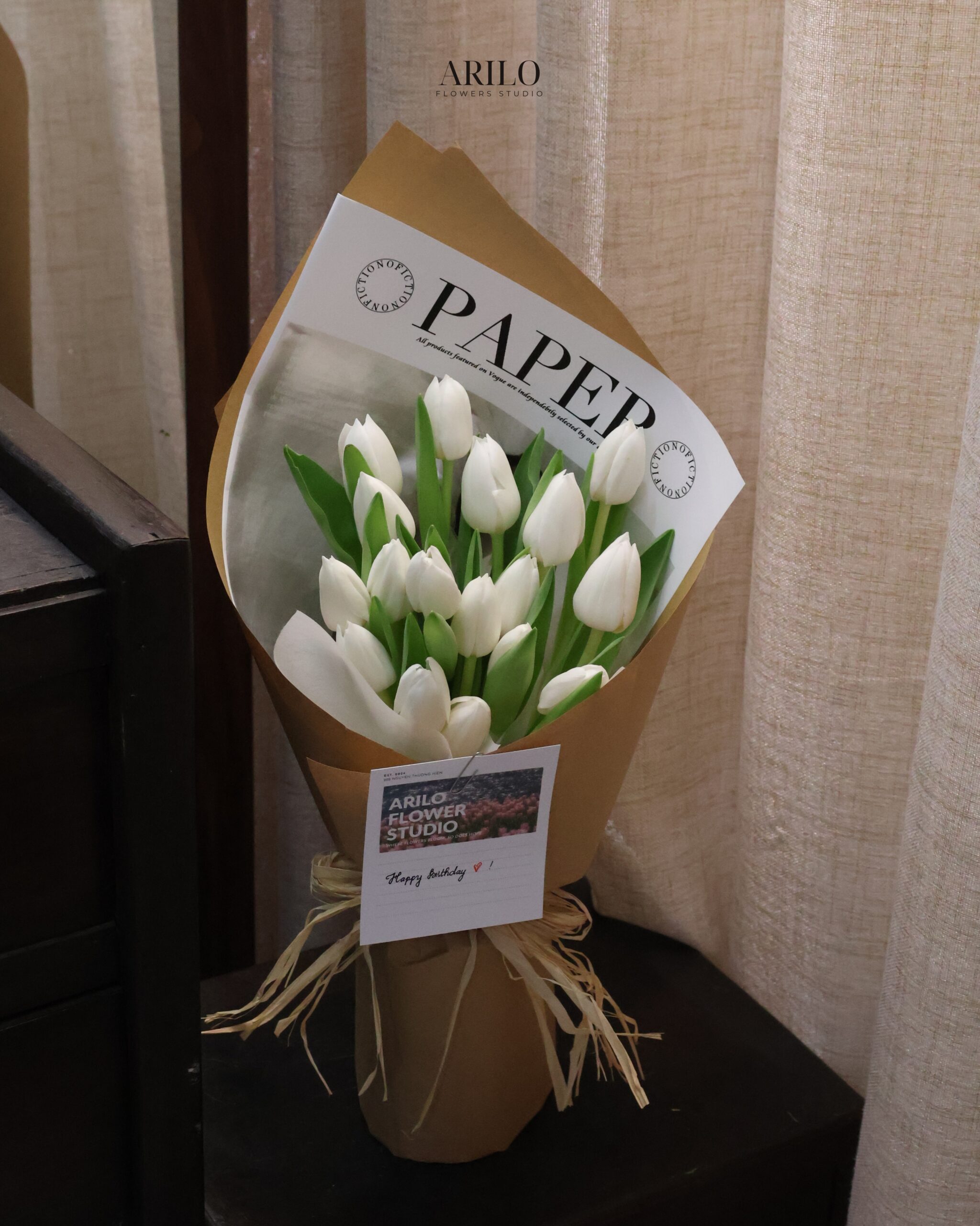 BÓ HOA TULIP TRẮNG THANH LỊCH MÓN QUÀ TINH KHÔI GỬI TRỌN YÊU THƯƠNG B733