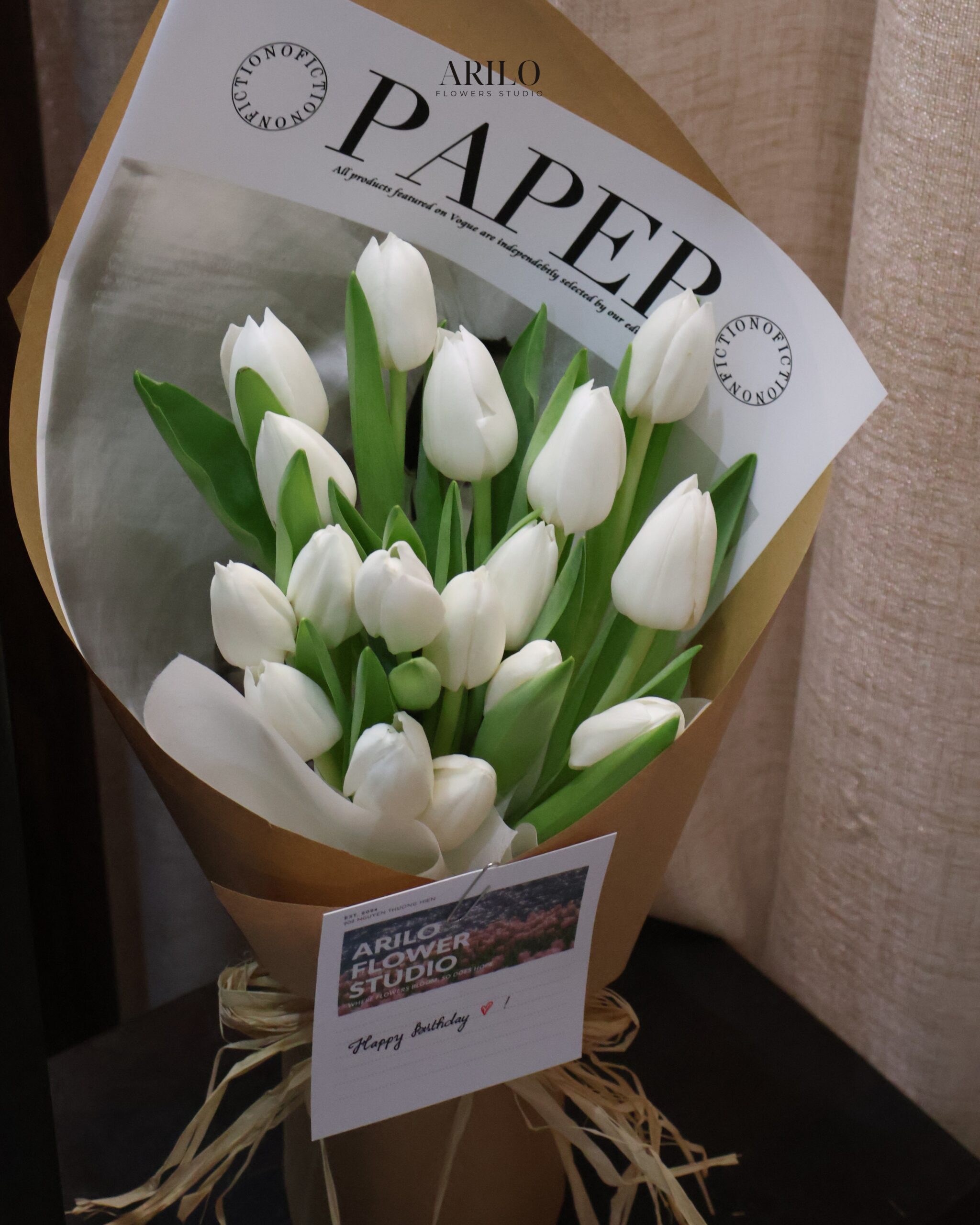 BÓ HOA TULIP TRẮNG THANH LỊCH MÓN QUÀ TINH KHÔI GỬI TRỌN YÊU THƯƠNG B733